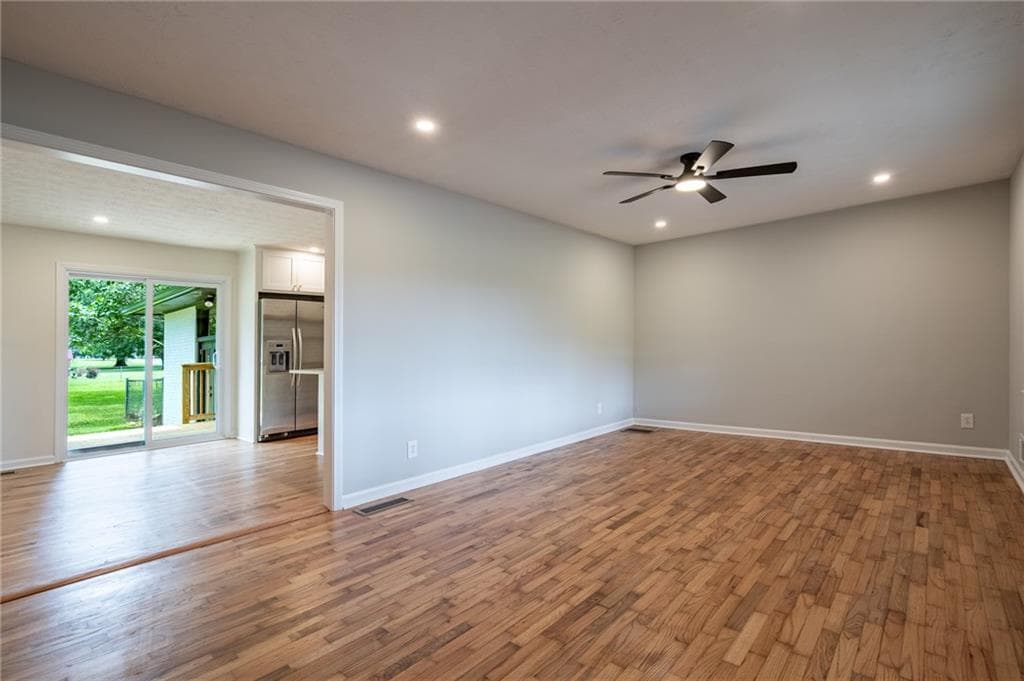3 bedroom, 2 bathroom, 1,881 sq ft single family residence under contract at 604 Mission Road, Cartersville, GA 30120 — photo 3