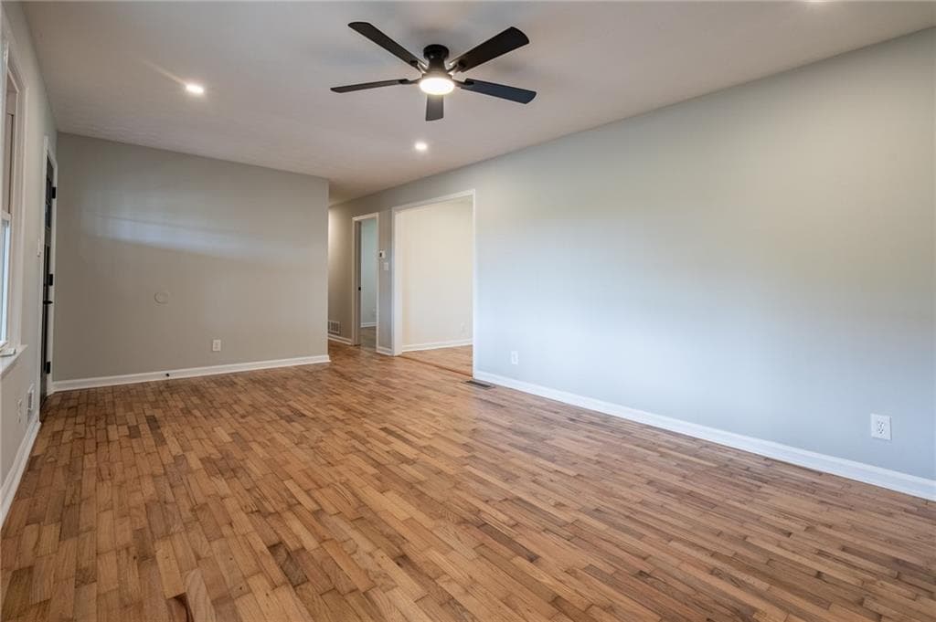 3 bedroom, 2 bathroom, 1,881 sq ft single family residence under contract at 604 Mission Road, Cartersville, GA 30120 — photo 5