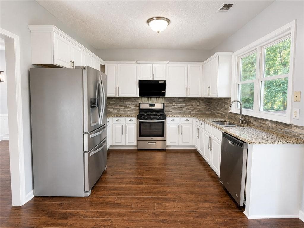 3 bedroom, 3 bathroom, 1,998 sq ft single family residence for rent at 535 Arncliffe Court, Johns Creek, GA 30005 for $2,700 a month — photo 5