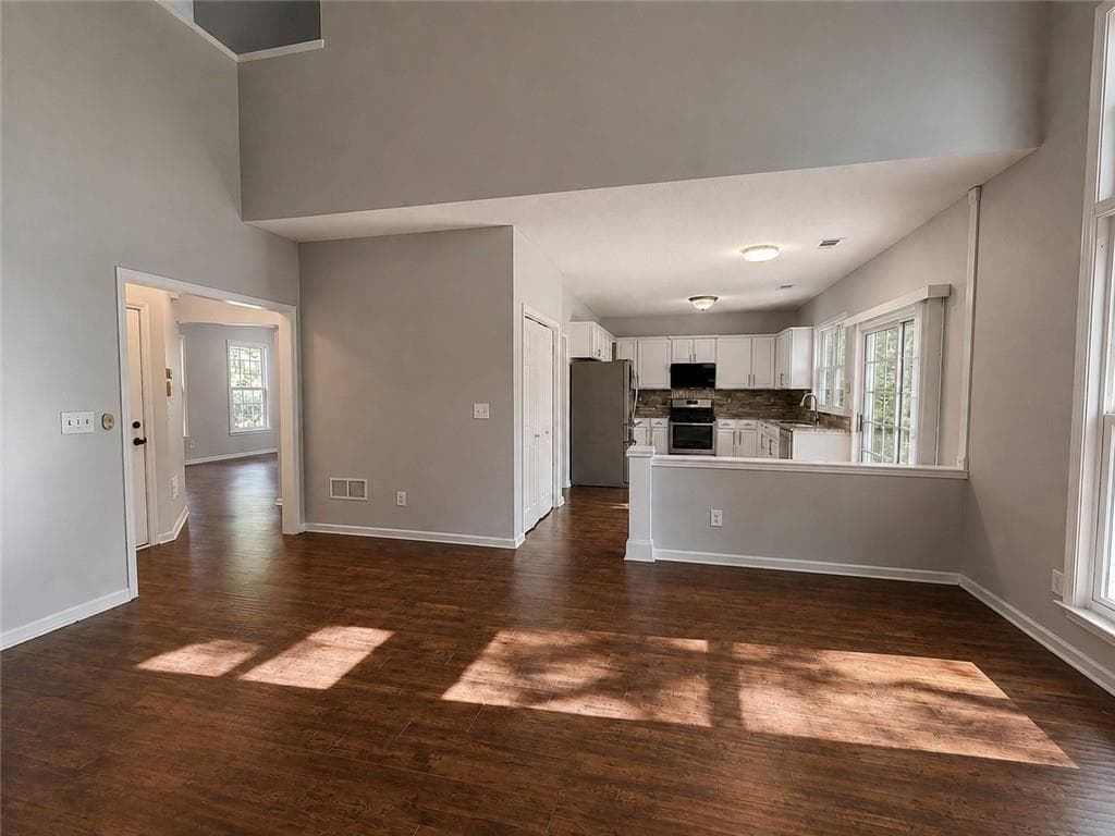 3 bedroom, 3 bathroom, 1,998 sq ft single family residence for rent at 535 Arncliffe Court, Johns Creek, GA 30005 for $2,700 a month — photo 9