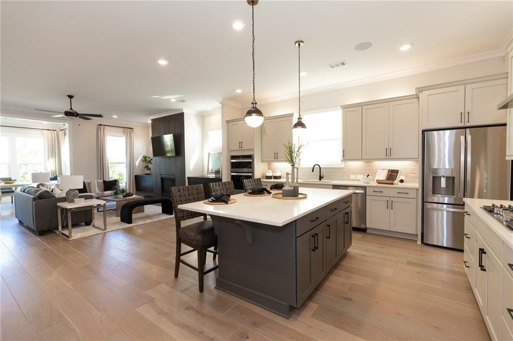 4 bedroom, 3 bathroom, 2,764 sq ft single family residence for sale at 899 Eastman Court, Hoschton, GA 30548 — photo 3