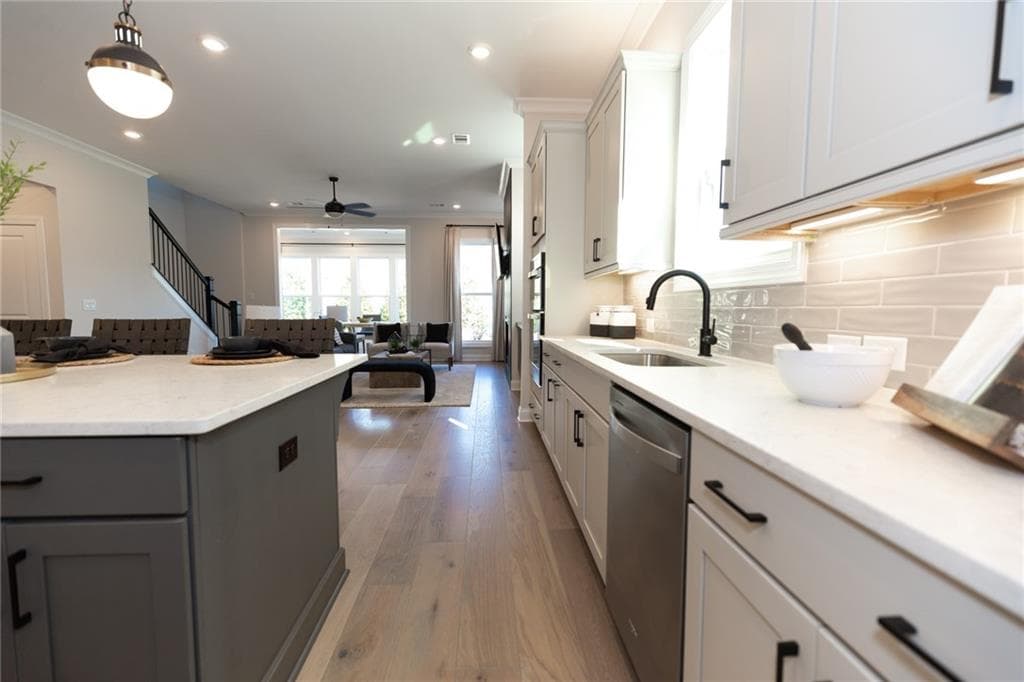4 bedroom, 3 bathroom, 2,764 sq ft single family residence for sale at 899 Eastman Court, Hoschton, GA 30548 — photo 8