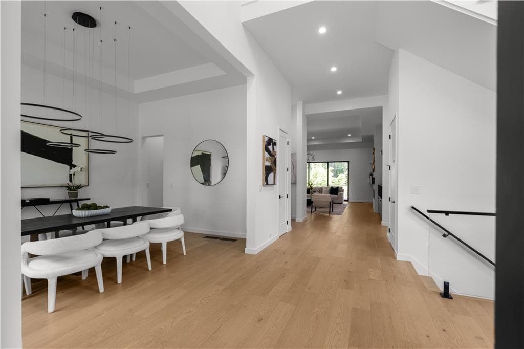 6 bedroom, 8 bathroom, 7,040 sq ft single family residence for rent at 3293 Lenox Place, Atlanta, GA 30324 for $25,000 a month — photo 6