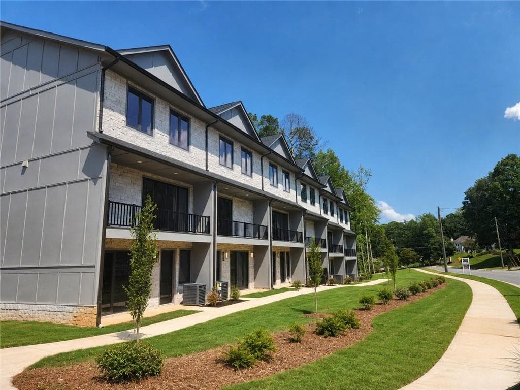 3 bedroom, 4 bathroom, 2,441 sq ft townhouse for sale at 3567 Chelsea Falls Way, Suwanee, GA 30024
