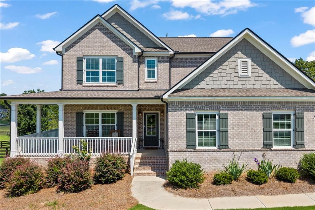 5 bedroom, 4 bathroom, 2,528 sq ft single family residence for sale at 2504 Creekside Crossing, Monroe, GA 30656 — photo 2