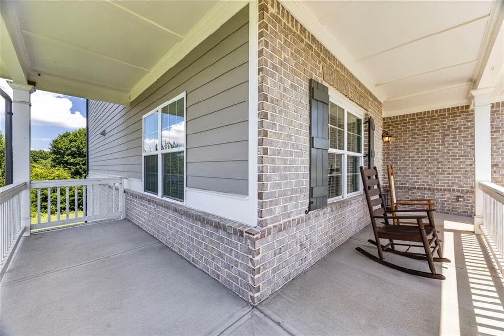 5 bedroom, 4 bathroom, 2,528 sq ft single family residence for sale at 2504 Creekside Crossing, Monroe, GA 30656 — photo 6