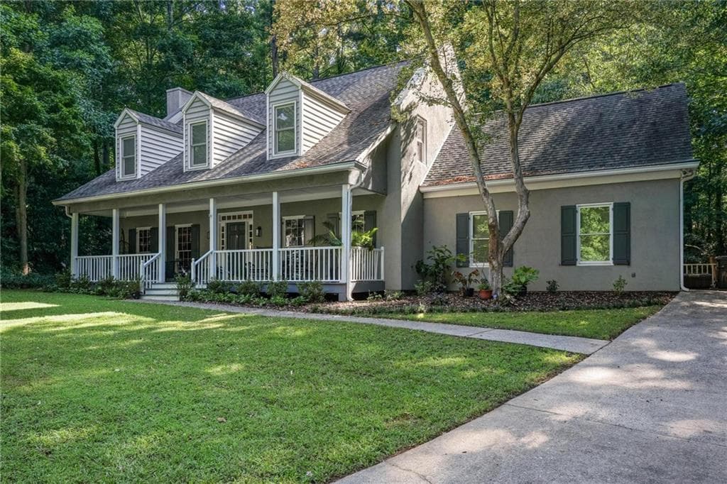 3 bedroom, 3 bathroom, 2,903 sq ft single family residence under contract at 1024 Derby Run, Marietta, GA 30064 — photo 2