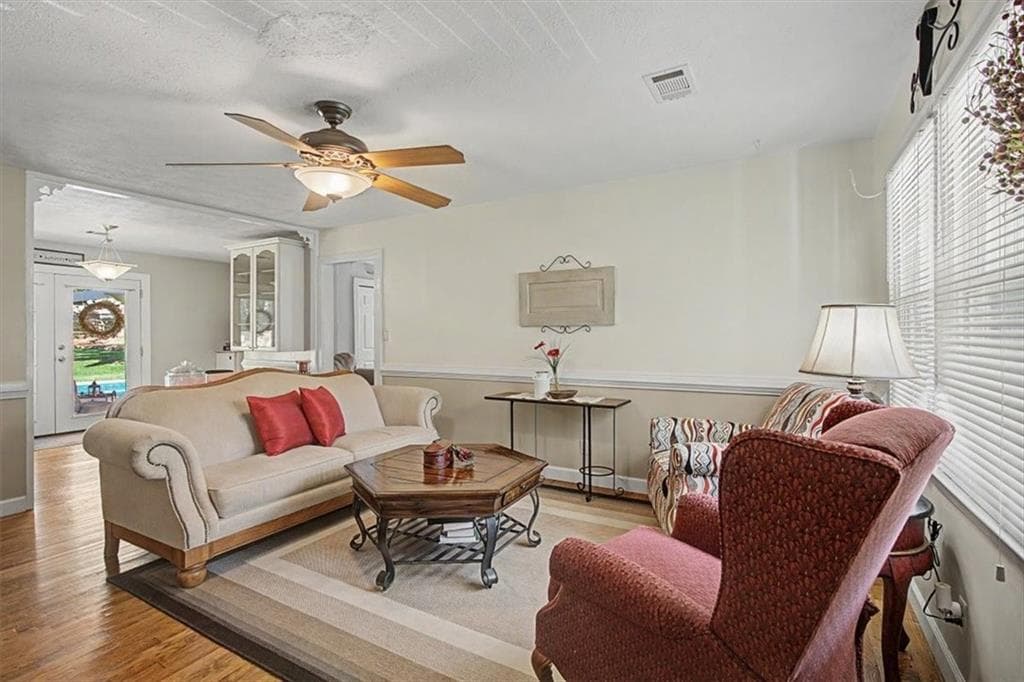 3 bedroom, 1 bathroom, 1,364 sq ft single family residence for sale at 32 Watkins Road, Newnan, GA 30263 — photo 7
