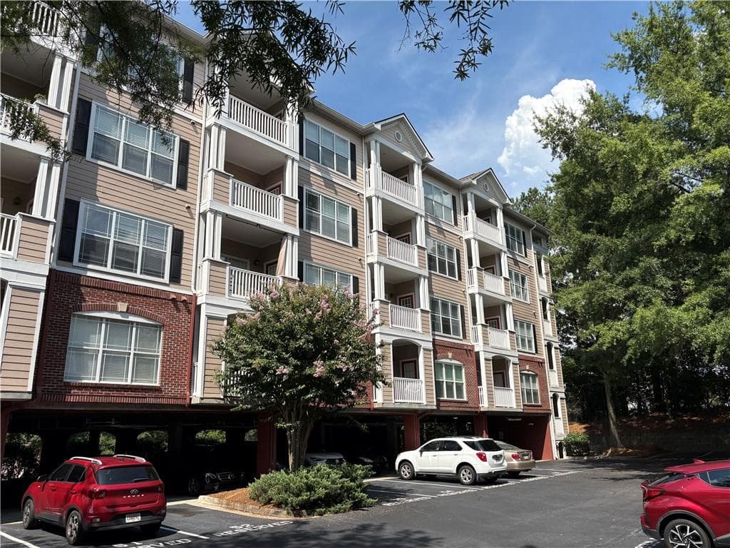 2 bedroom, 2 bathroom, 1,072 sq ft condominium for sale at 4333 Dunwoody Park 1405, Dunwoody, GA 30338