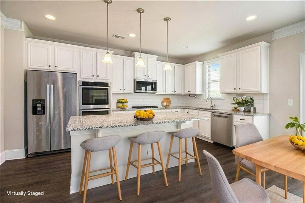 4 bedroom, 3 bathroom, 3,082 sq ft single family residence for sale at 283 Hickory Pointe Drive, Acworth, GA 30101 — photo 4