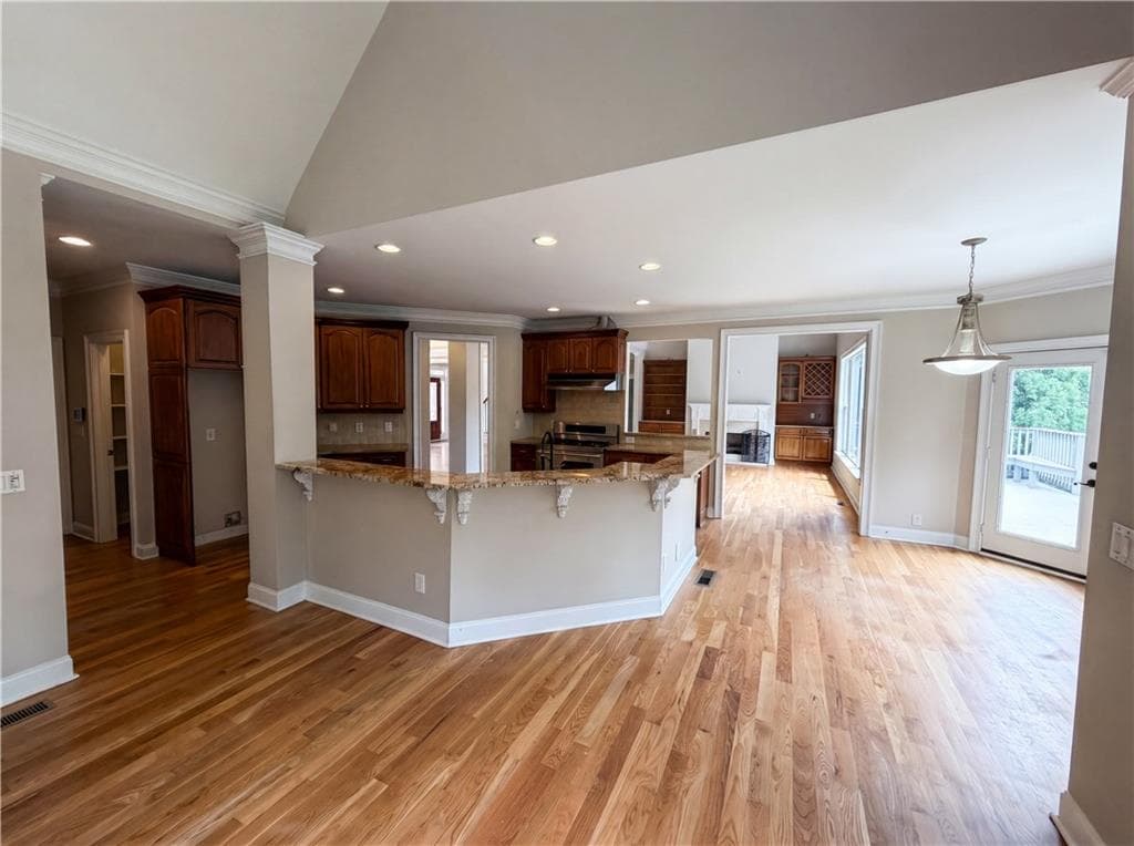 6 bedroom, 6 bathroom, 6,500 sq ft single family residence for sale at 4710 Roswell Road, Marietta, GA 30062 — photo 7