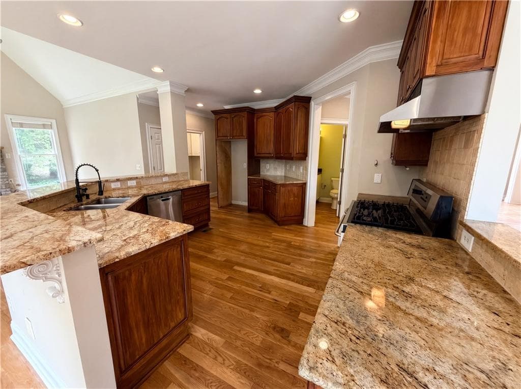 6 bedroom, 6 bathroom, 6,500 sq ft single family residence for sale at 4710 Roswell Road, Marietta, GA 30062 — photo 8