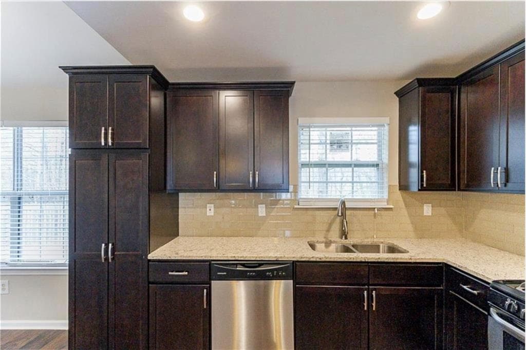 3 bedroom, 3 bathroom, 1,646 sq ft single family residence for sale at 3886 Waldrop Hills Drive, Decatur, GA 30034 — photo 7