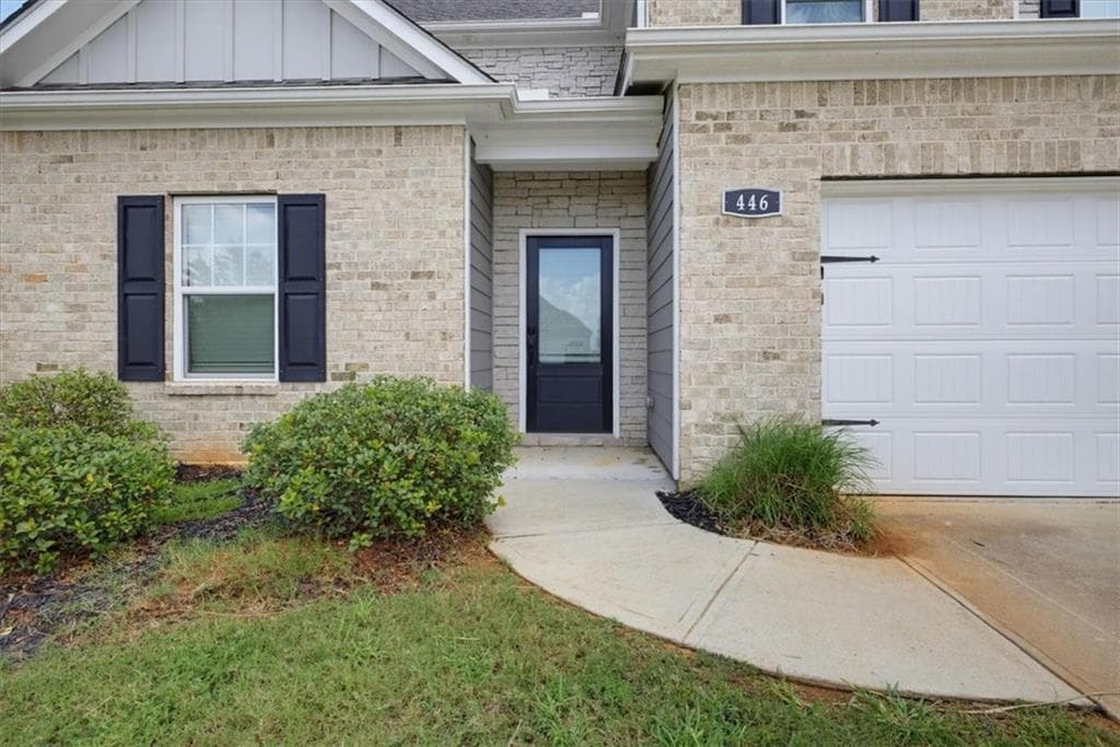 4 bedroom, 2 bathroom, 2,394 sq ft single family residence for sale at 446 Samara Court, South Fulton, GA 30213 — photo 4
