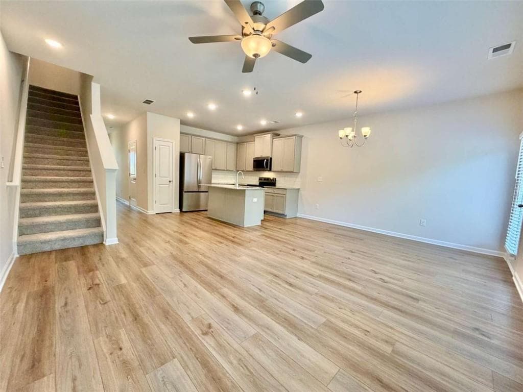 3 bedroom, 3 bathroom, 1,383 sq ft townhouse for sale at 129 Jaxton Street, Hoschton, GA 30548 — photo 3