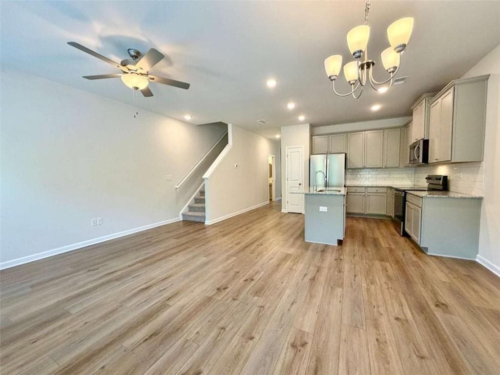 3 bedroom, 3 bathroom, 1,383 sq ft townhouse for sale at 129 Jaxton Street, Hoschton, GA 30548 — photo 4