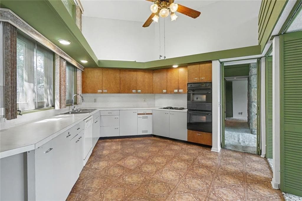4 bedroom, 3 bathroom, 2,482 sq ft single family residence under contract at 2016 Lake Sorrento Drive, Conyers, GA 30012 — photo 7