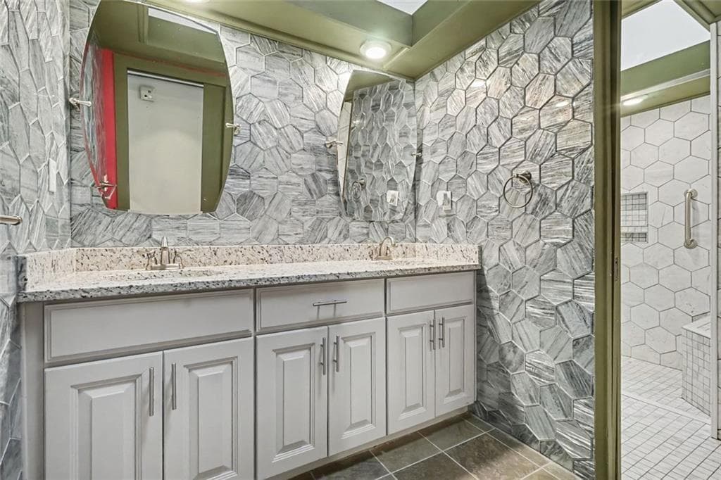 4 bedroom, 3 bathroom, 2,482 sq ft single family residence under contract at 2016 Lake Sorrento Drive, Conyers, GA 30012 — photo 10