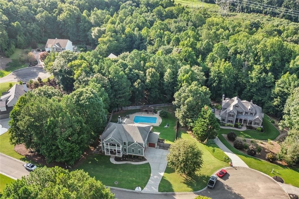 6 bedroom, 4 bathroom, 4,707 sq ft single family residence for sale at 307 Tall Pines Court, Canton, GA 30114 — photo 6