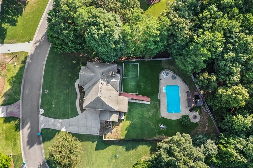 6 bedroom, 4 bathroom, 4,707 sq ft single family residence for sale at 307 Tall Pines Court, Canton, GA 30114 — photo 7