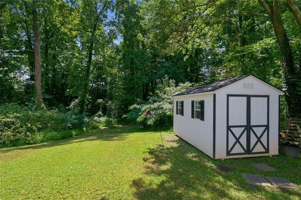 3 bedroom, 2 bathroom, 1,176 sq ft single family residence under contract at 2344 Old Spring Road, Smyrna, GA 30080 — photo 8