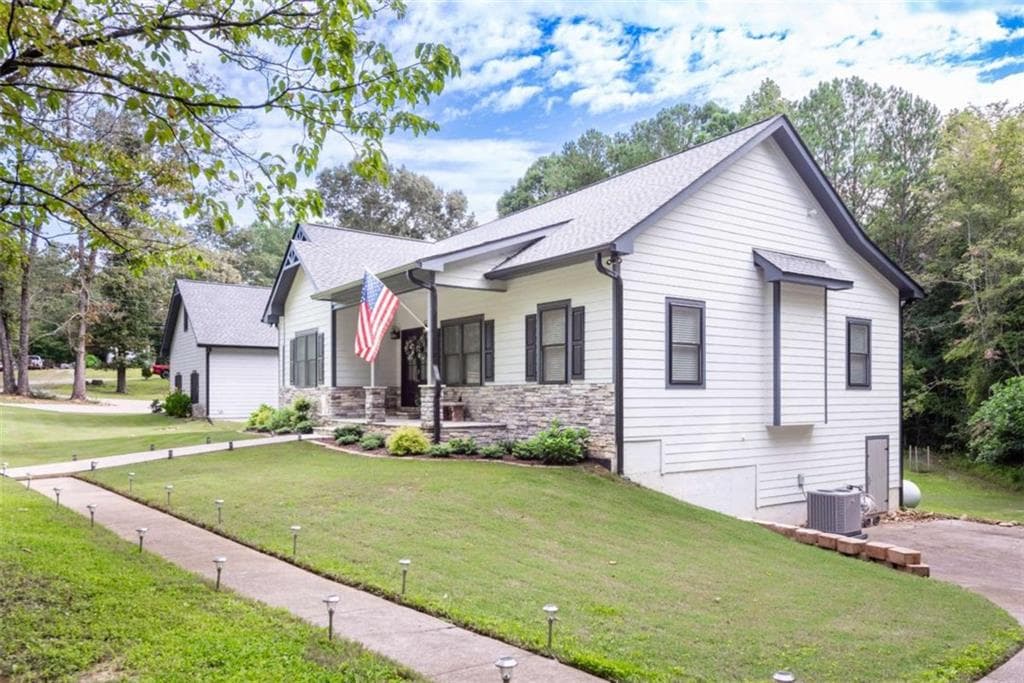 3 bedroom, 2 bathroom, 1,624 sq ft single family residence for sale at 4973 Yukon Road, Ellijay, GA 30536 — photo 3