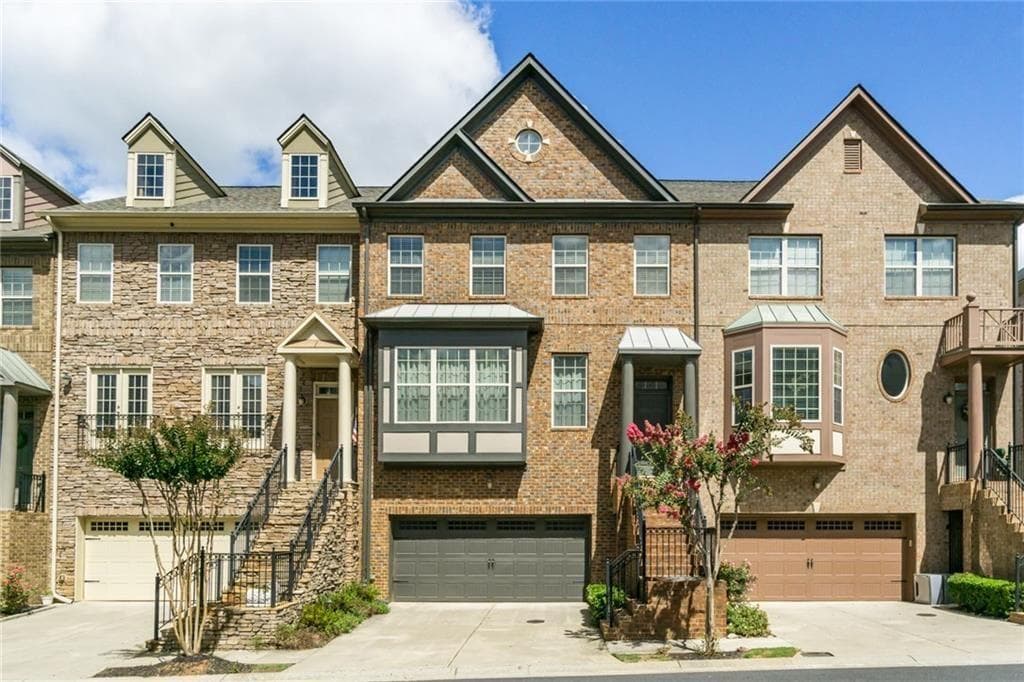 5 bedroom, 5 bathroom, 2,800 sq ft townhouse for rent at 9034 Woodland Trail, Alpharetta, GA 30009 for $4,500 a month — photo 1 of 29