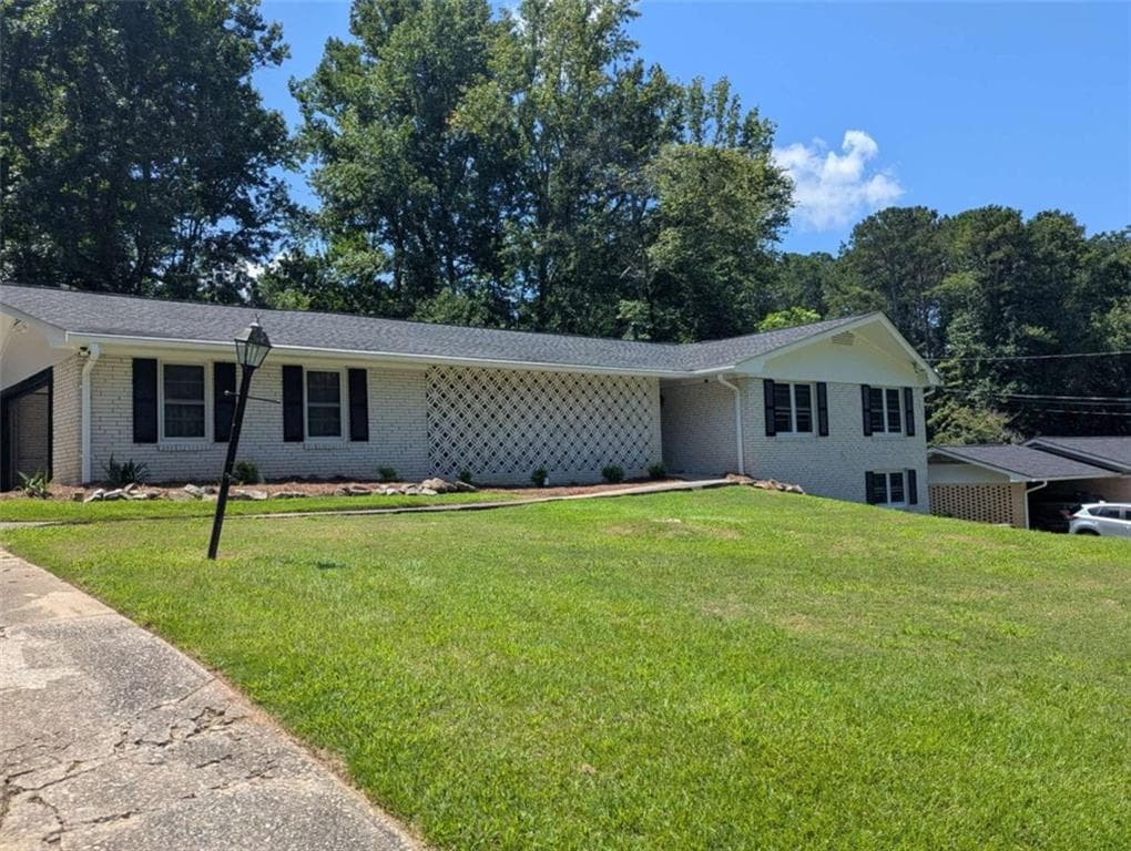 4 bedroom, 3 bathroom, 2,396 sq ft single family residence for rent at 4020 Kelden Court, Atlanta, GA 30349 for $2,495 a month — photo 2