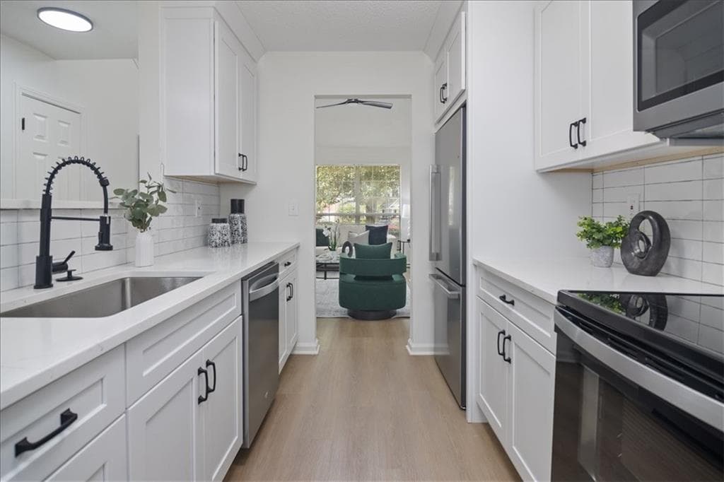 3 bedroom, 3 bathroom, 1,394 sq ft single family residence for rent at 4033 Ravenwood Court, Union City, GA 30291 for $2,250 a month — photo 10