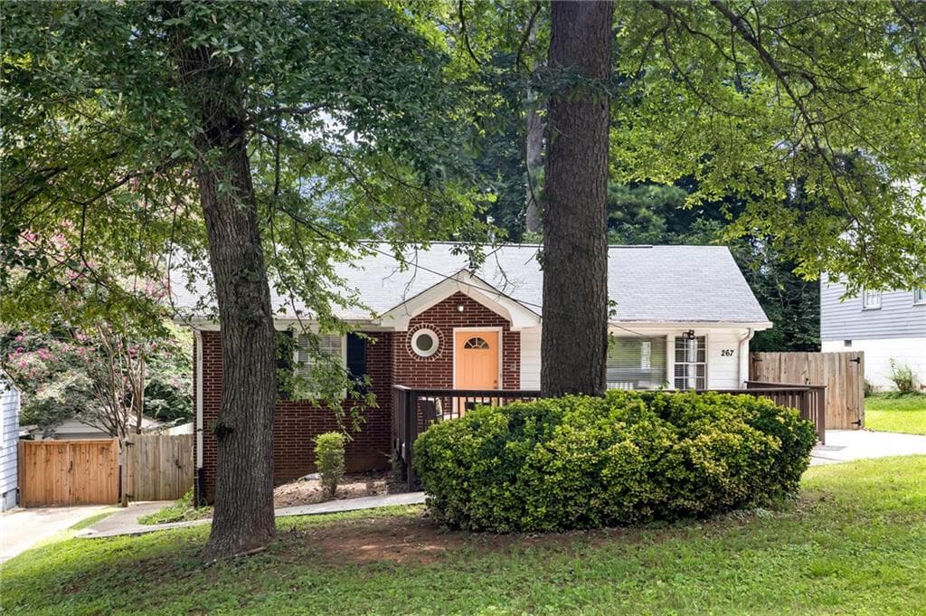 3 bedroom, 3 bathroom, 1,688 sq ft single family residence for sale at 267 Richardson Road, Atlanta, GA 30314 — photo 2