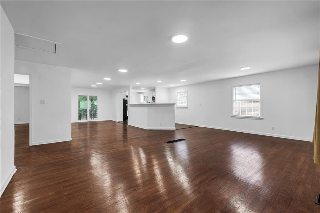 3 bedroom, 3 bathroom, 1,688 sq ft single family residence for sale at 267 Richardson Road, Atlanta, GA 30314 — photo 5