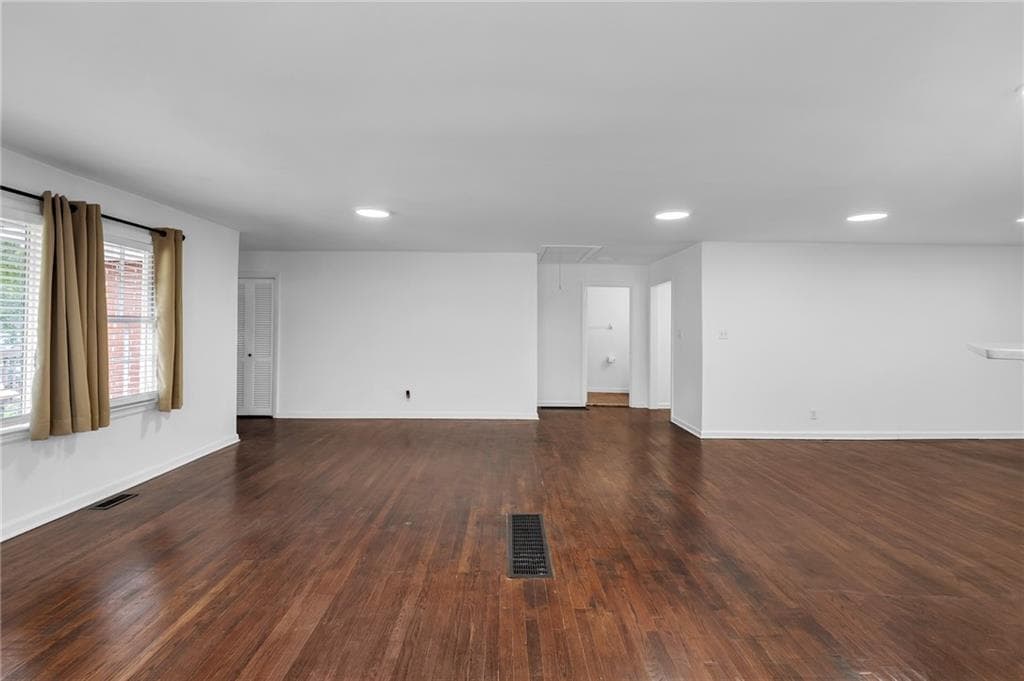 3 bedroom, 3 bathroom, 1,688 sq ft single family residence for sale at 267 Richardson Road, Atlanta, GA 30314 — photo 6