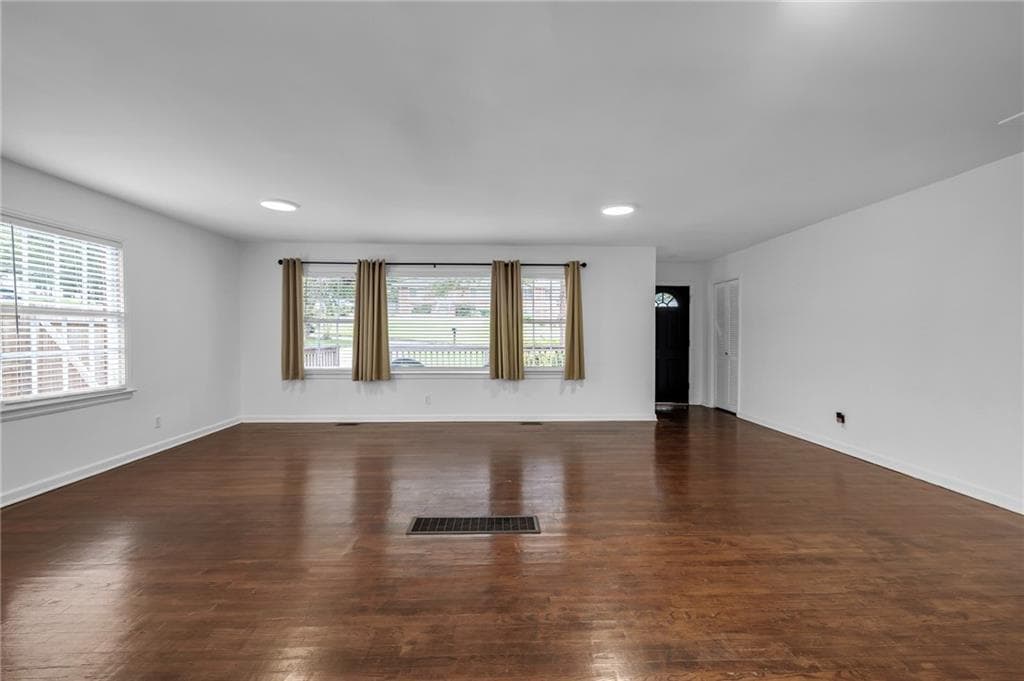 3 bedroom, 3 bathroom, 1,688 sq ft single family residence for sale at 267 Richardson Road, Atlanta, GA 30314 — photo 7