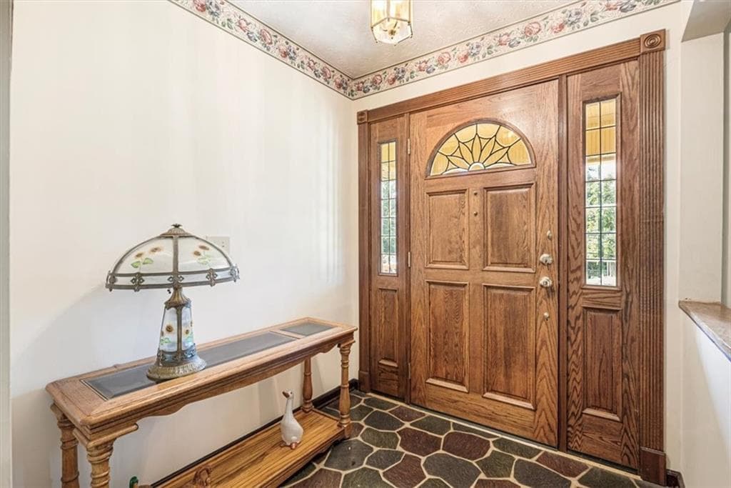 5 bedroom, 3 bathroom, 2,117 sq ft single family residence for sale at 2950 Foothill Trail, Marietta, GA 30066 — photo 5