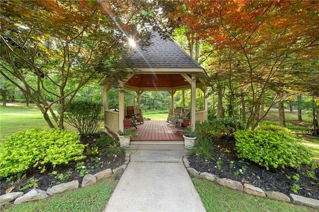 5 bedroom, 5 bathroom, 4,916 sq ft single family residence for sale at 31 Fawn Lake Trail, White, GA 30184 — photo 6