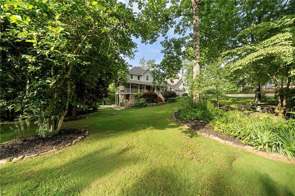 5 bedroom, 5 bathroom, 4,916 sq ft single family residence for sale at 31 Fawn Lake Trail, White, GA 30184 — photo 8