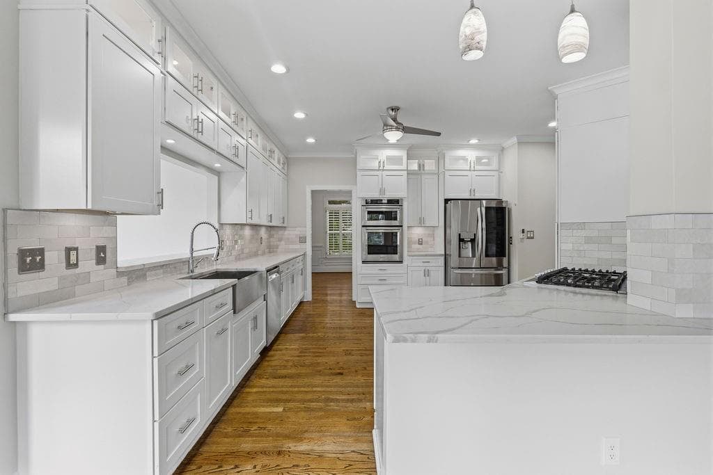 5 bedroom, 5 bathroom, 4,628 sq ft single family residence for sale at 5343 Lake View Club, Dunwoody, GA 30338 — photo 6