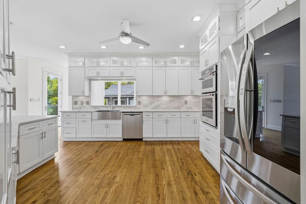 5 bedroom, 5 bathroom, 4,628 sq ft single family residence for sale at 5343 Lake View Club, Dunwoody, GA 30338 — photo 9