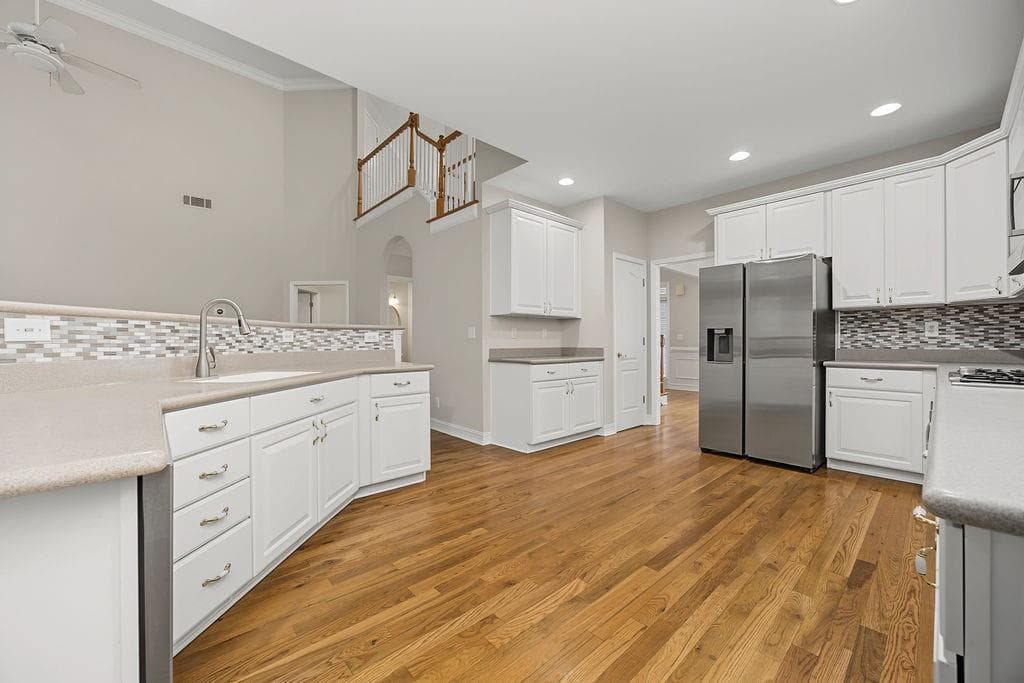 4 bedroom, 3 bathroom, 2,334 sq ft single family residence for sale at 1943 Regency Cove Court, Atlanta, GA 30341 — photo 6