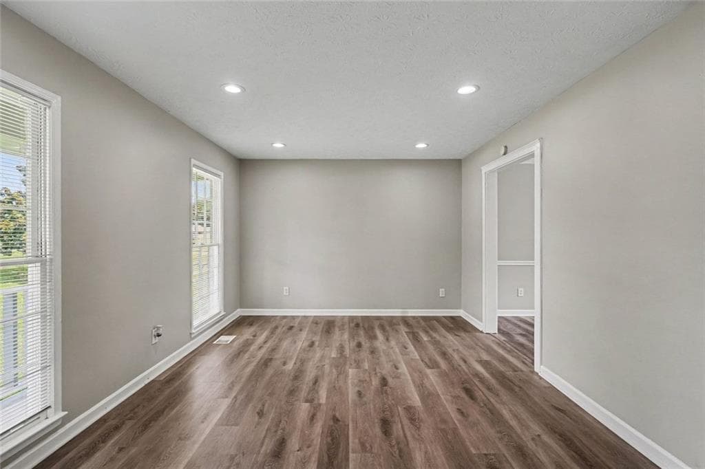 3 bedroom, 2 bathroom, 2,088 sq ft single family residence for sale at 125 Beacon Drive, Fayetteville, GA 30215 — photo 6