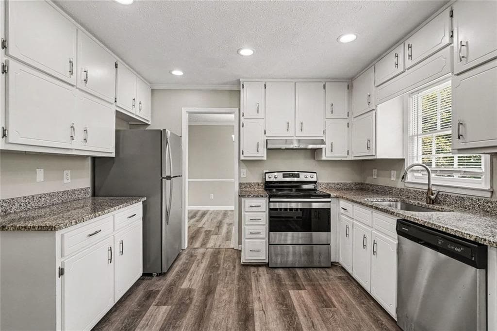 3 bedroom, 2 bathroom, 2,088 sq ft single family residence for sale at 125 Beacon Drive, Fayetteville, GA 30215 — photo 10