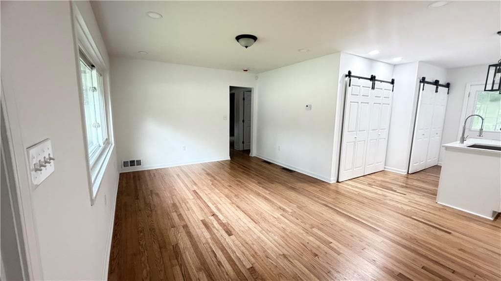 3 bedroom, 2 bathroom, 1,250 sq ft single family residence for sale at 2661 Connally Drive, East Point, GA 30344 — photo 3