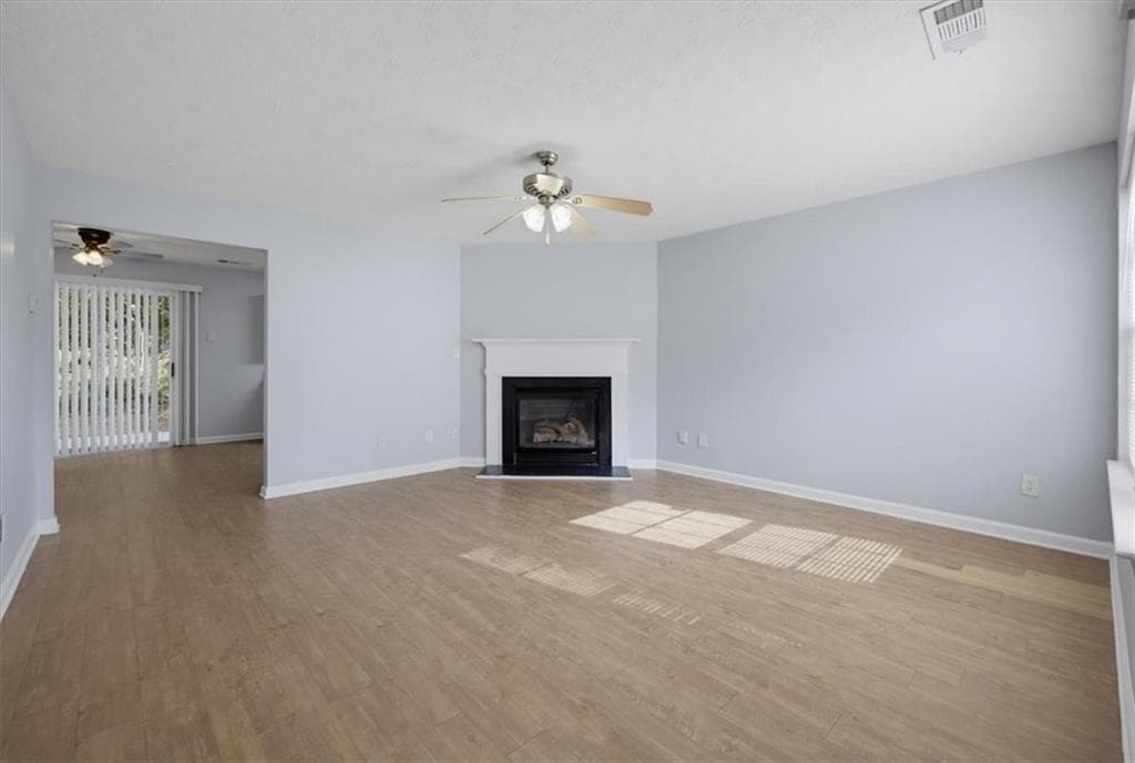 3 bedroom, 3 bathroom, 1,505 sq ft condominium for sale at 137 Spring Walk Way, Lawrenceville, GA 30046 — photo 6