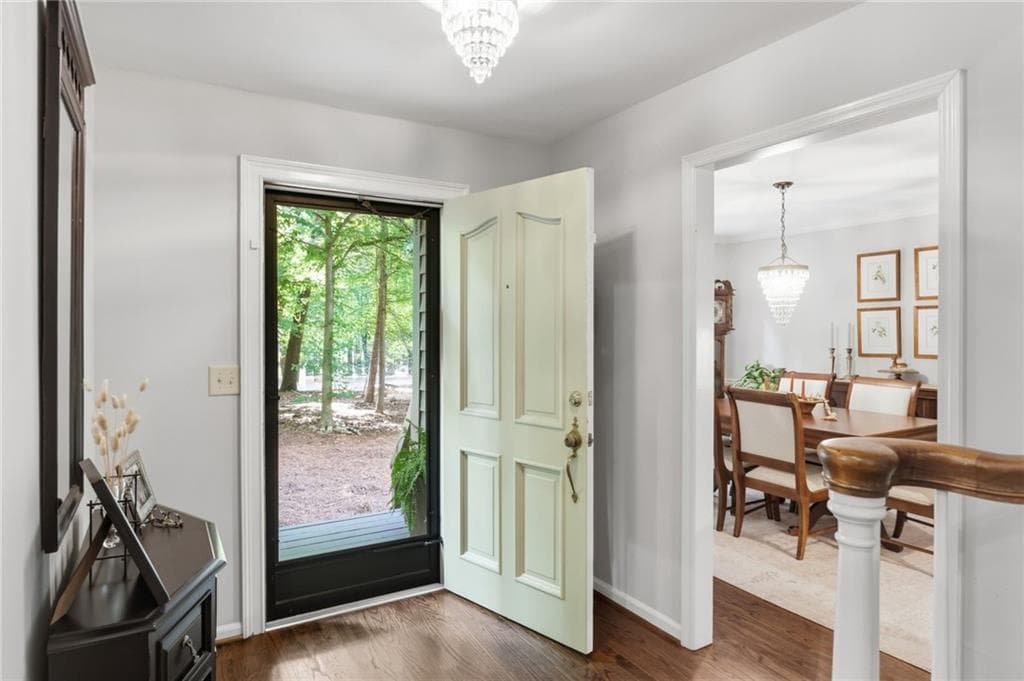 4 bedroom, 4 bathroom, 2,453 sq ft single family residence for sale at 713 N Saint Marys Lane, Marietta, GA 30064 — photo 3
