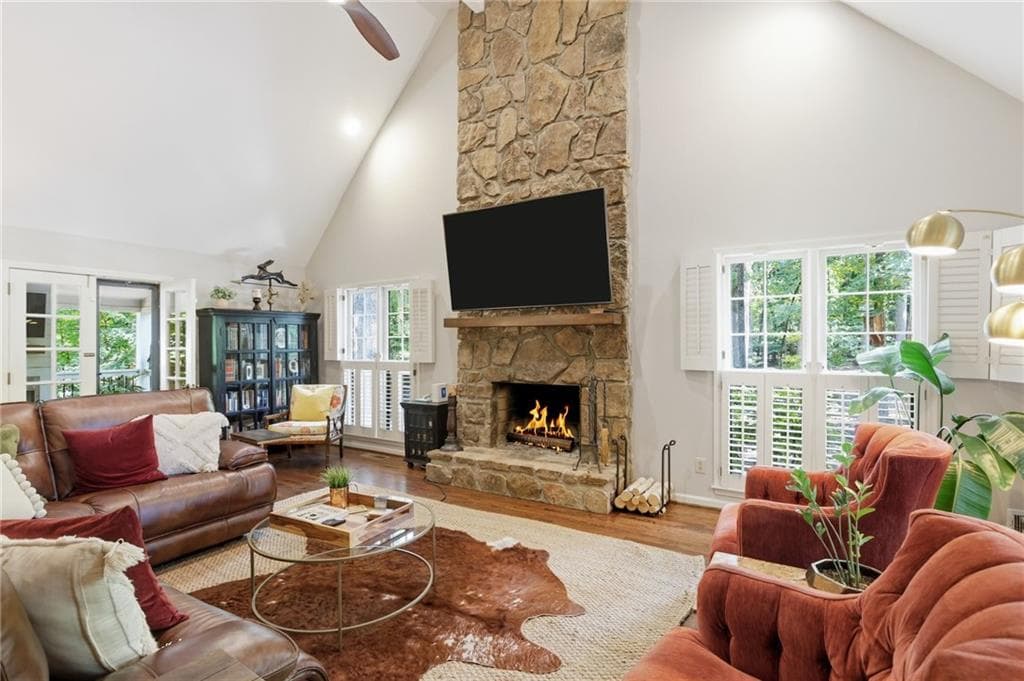 4 bedroom, 4 bathroom, 2,453 sq ft single family residence for sale at 713 N Saint Marys Lane, Marietta, GA 30064 — photo 4