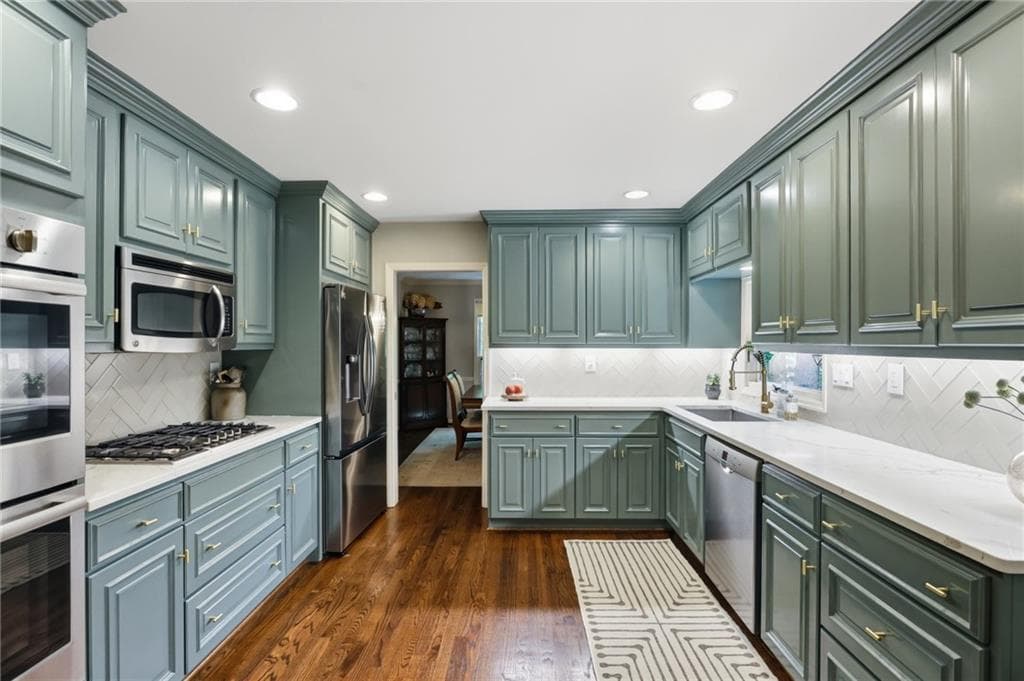 4 bedroom, 4 bathroom, 2,453 sq ft single family residence for sale at 713 N Saint Marys Lane, Marietta, GA 30064 — photo 8