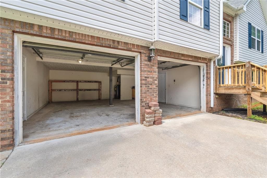 4 bedroom, 3 bathroom, 2,024 sq ft single family residence for sale at 4718 Middleboro Lane, Gainesville, GA 30506 — photo 4