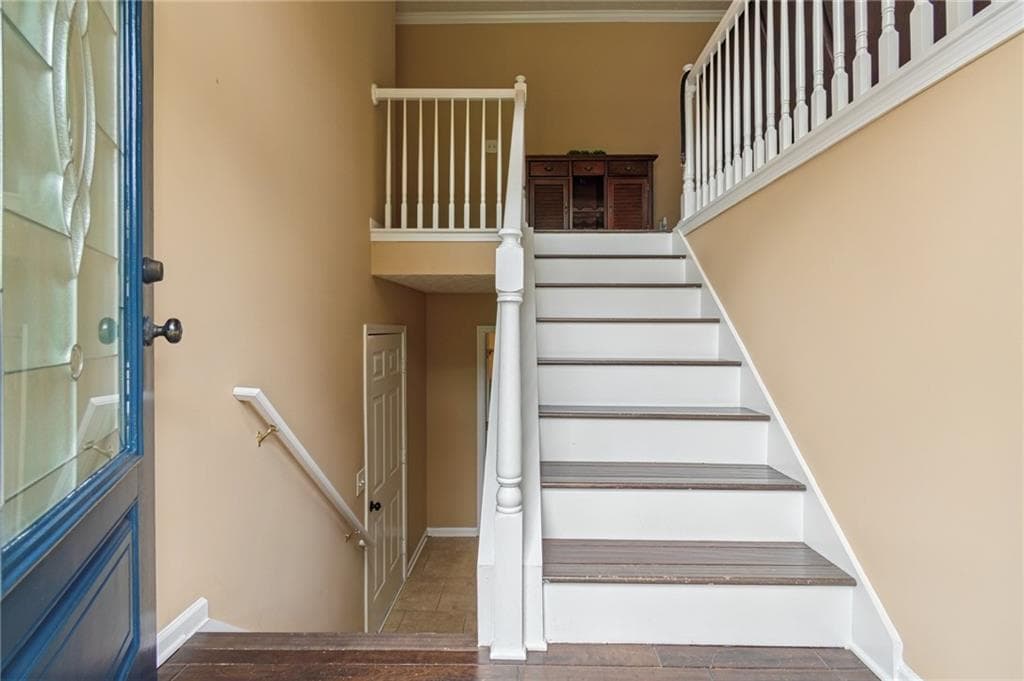 4 bedroom, 3 bathroom, 2,024 sq ft single family residence for sale at 4718 Middleboro Lane, Gainesville, GA 30506 — photo 6
