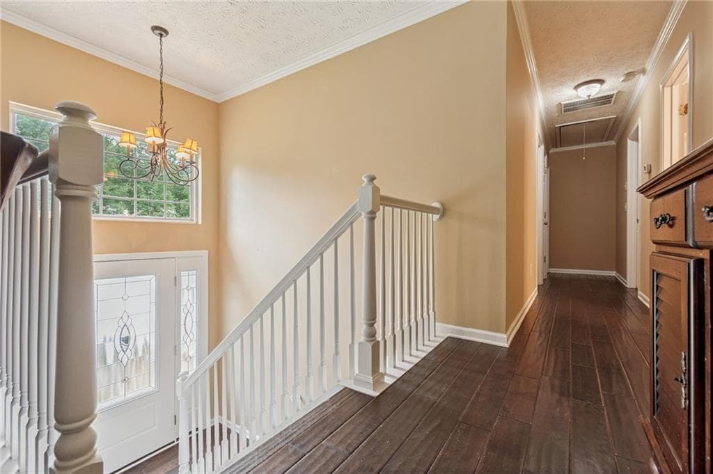 4 bedroom, 3 bathroom, 2,024 sq ft single family residence for sale at 4718 Middleboro Lane, Gainesville, GA 30506 — photo 7