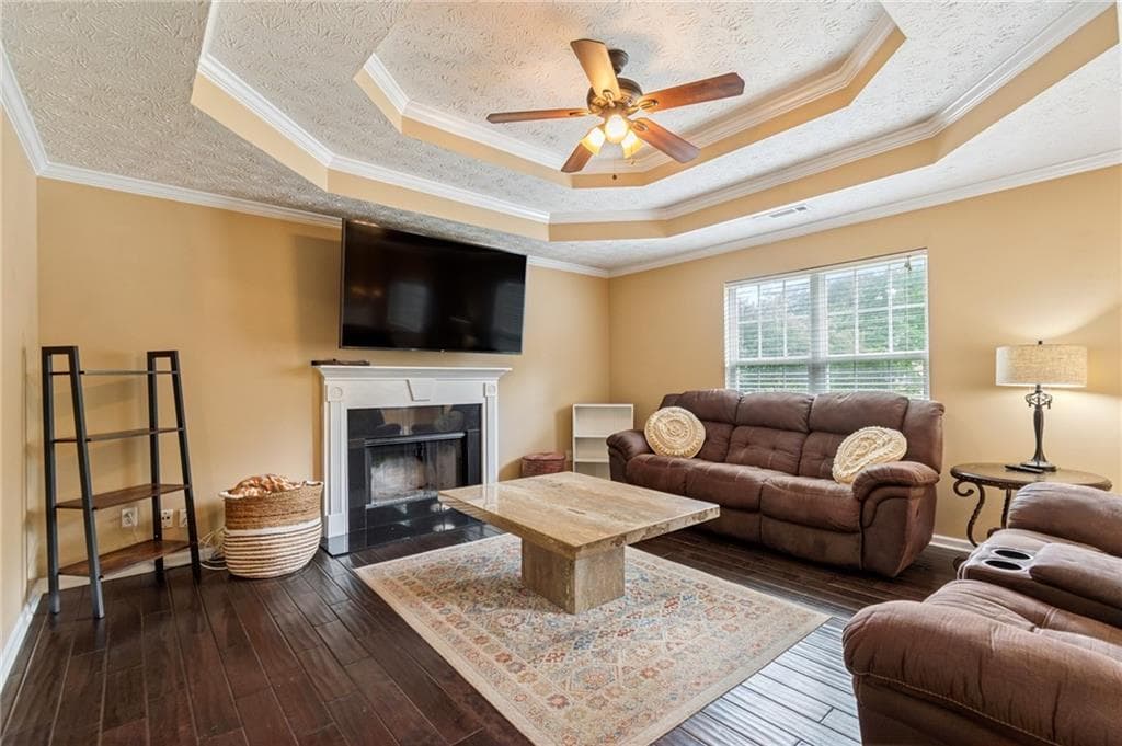 4 bedroom, 3 bathroom, 2,024 sq ft single family residence for sale at 4718 Middleboro Lane, Gainesville, GA 30506 — photo 9